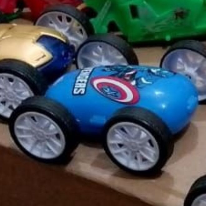 Variety of friction cars available Article No 6528  S65