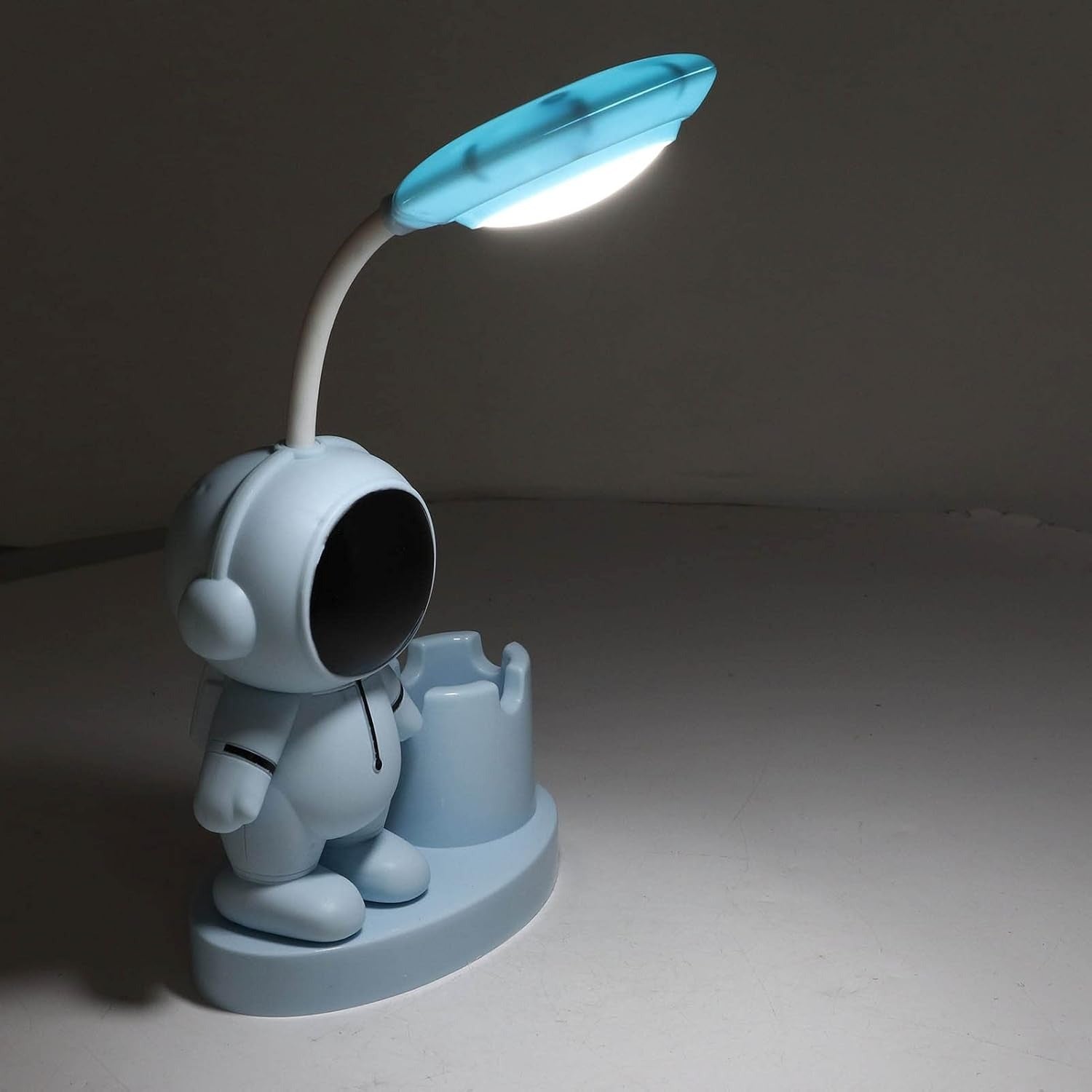 stronaut Shape Small Desk Lamp, Rechargeable Desk Lamp with Pen Holder Sharpener Night Light for Dormitory (White) Article No 662 S380